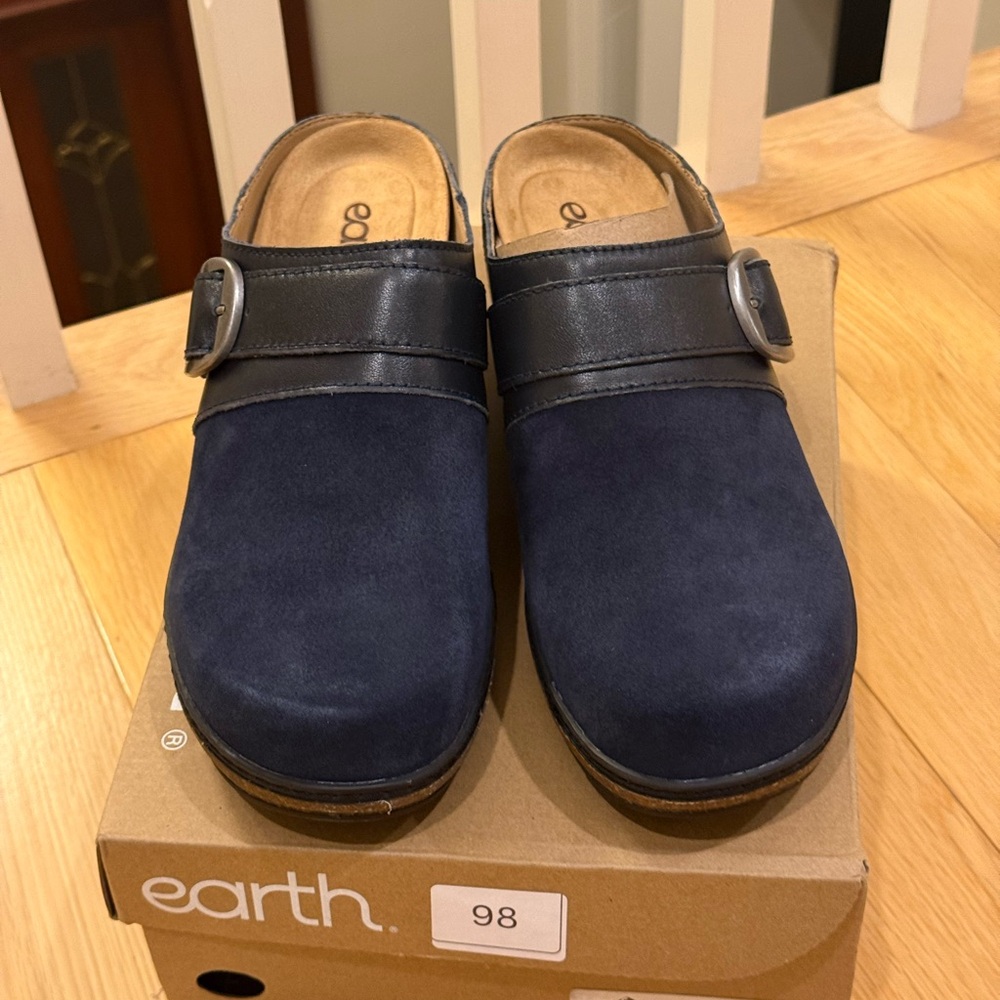 Earth® women’s Kulla Casual Mules